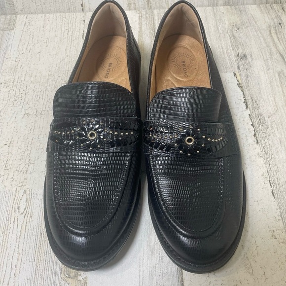 Brioso Frisco Lizard Embossed Leather Loafers Black size 8 Comfort Studded - Picture 1 of 7